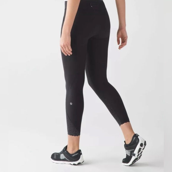 Lululemon Tight Stuff Tights Leggings, Navy Blue, Size 6 - Picture 13 of 16